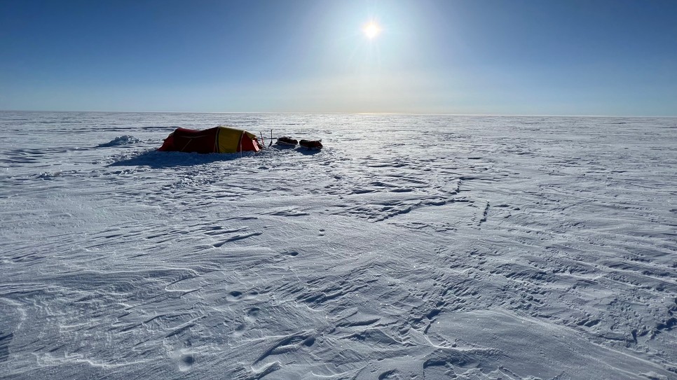 Vámos Nóra hitt abban, hogy ő hódítja meg Gröndlandot, és nem fordítva