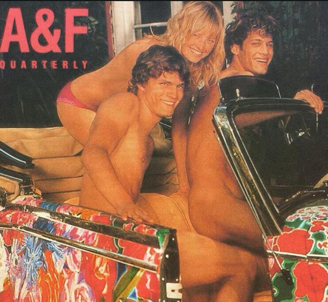 A sármos Jamie Dornan, a fiatal Malin Akerman és a felismerhetetlen Zach Galifianakis együtt meztelenkedtek a márkának