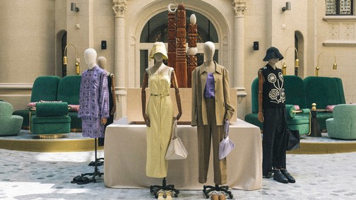 Tarol a magyar divat: A Nanushka Kopjafa kollekcióját azonnal látnod kell!