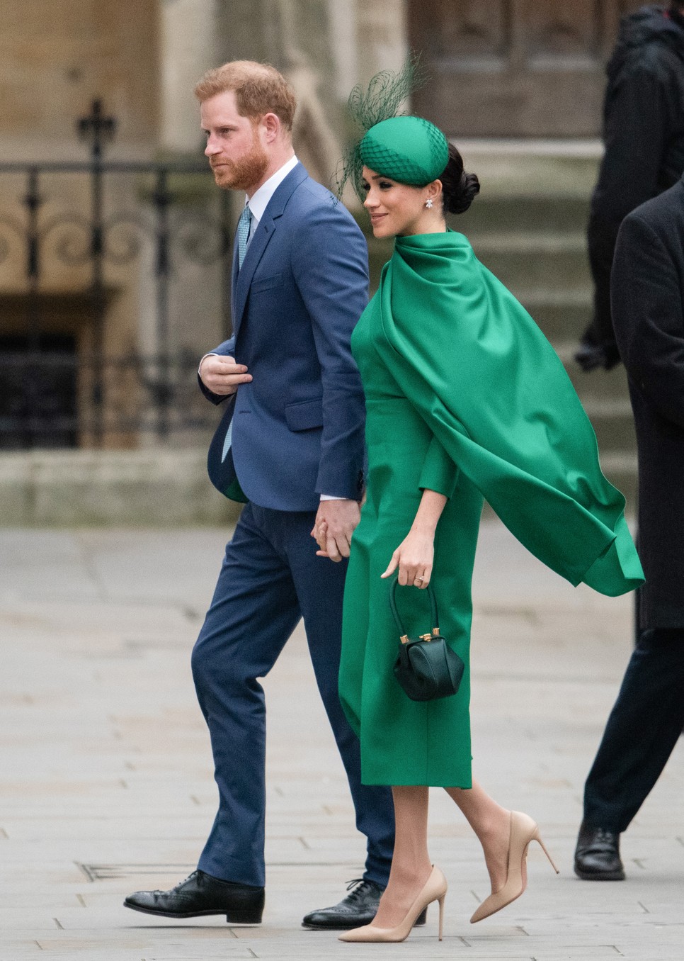 Sok bennfentes szerint Harry herceg csak Meghan Markle megjelenése után kezdte látni, hogy rosszul bánnak vele