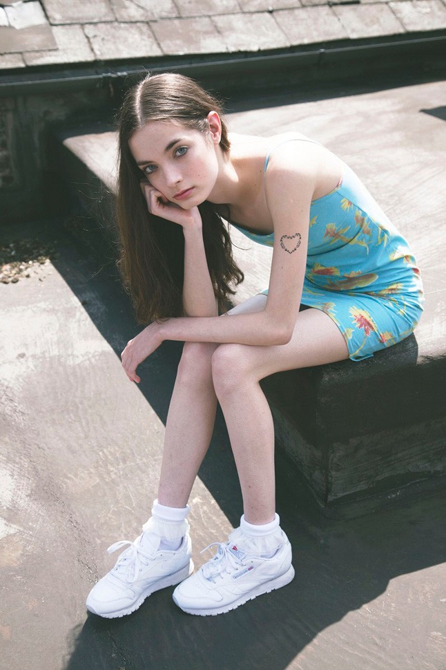 A hétvégére sportos szett a modelltől