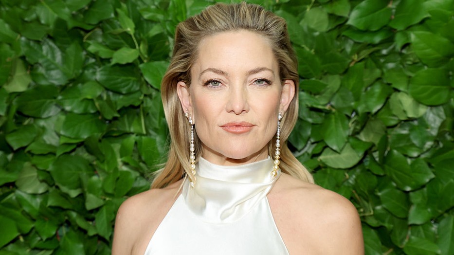Kate Hudson óriási dekoltázst vállalt be