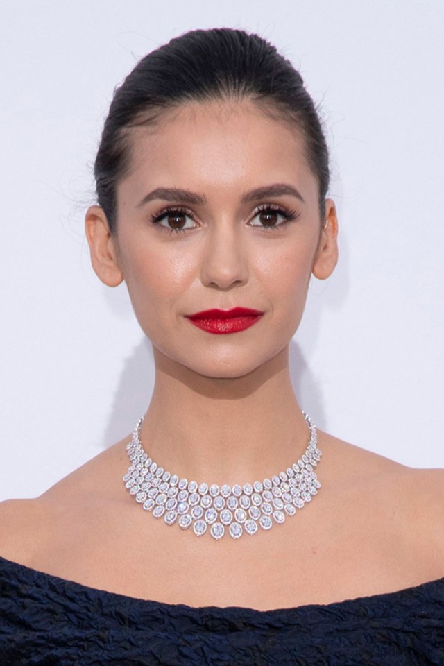 Nina Dobrev tényleg MINDENBEN ultradögös