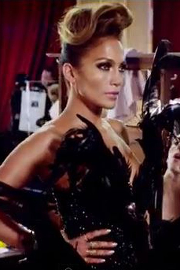 A Fekete hattyú ihlette ruhában JLo