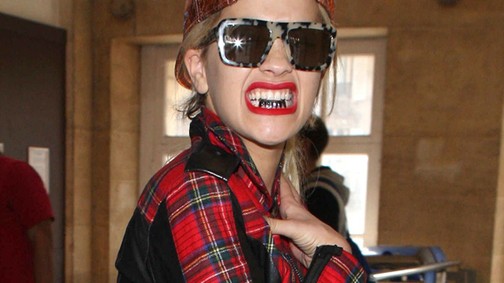 Támadnak a fogszabályzók!