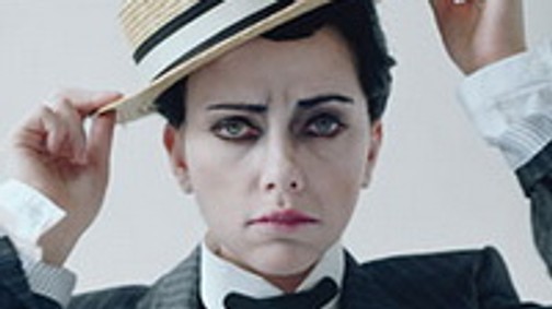 Férfivá sminkelték Scarlett Johanssont