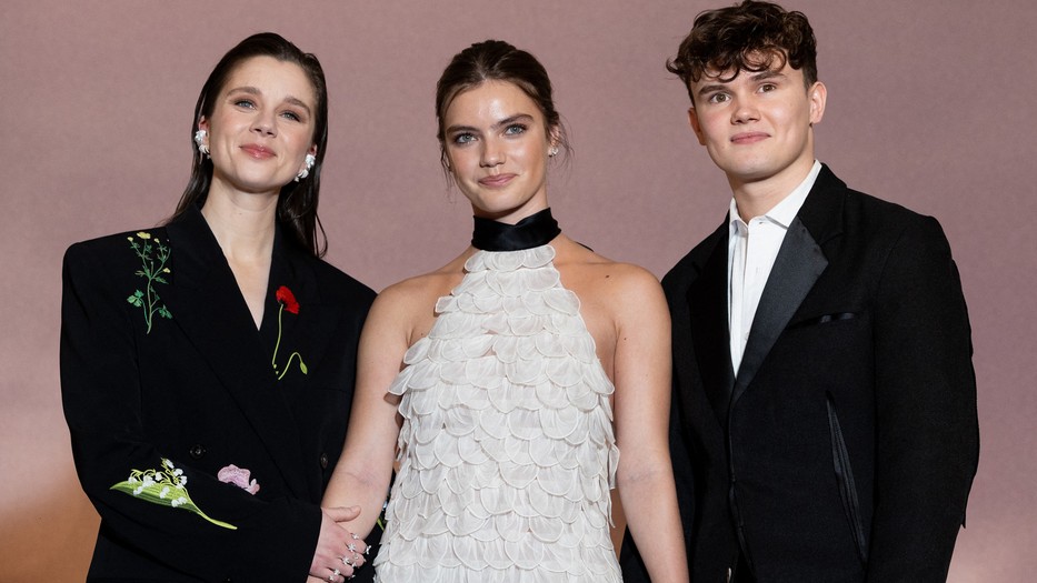 A Bridgerton sztárjai csak úgy ragyogtak a premieren