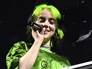 Amikor Jennifer Lopeznek hívnak és a lányod Billie Eilish koncertjén zokog