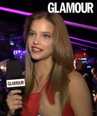 Palvin Barbara idén is eljött az év gálájára