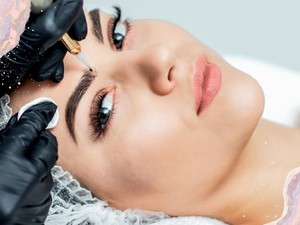 Így néz ki egy tökéletes szemöldöktetoválás - Kipróbáltuk!