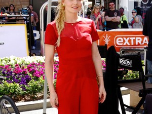 Szuperdögös vörösben a Dr. House szépsége