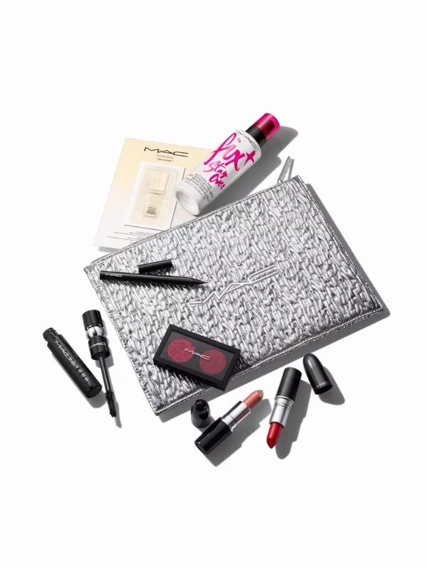 Holiday Heroes karácsonyi szett MAC 36 000 Ft