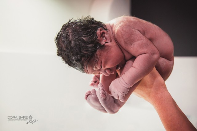 Exkluzív interjú! A népszerű magyar fotós nem csak a babákat, de a születés pillanatait is megörökíti