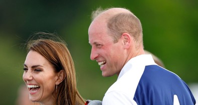 Nahát: Katalin hercegné nyilvánosan csókolta meg Vilmos herceget, pedig soha nem szokta