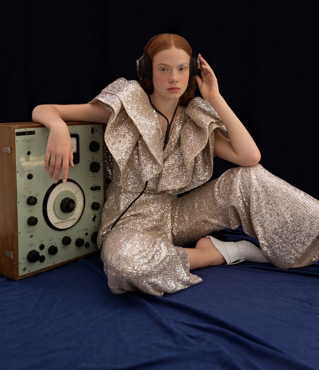 Fodros overall LOULOU THE BRAND; Papucs LOFT37