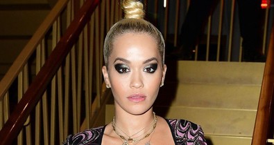 Brutális, Rita Ora teljesen meztelen