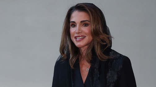 Ránija jordán királyné szokatlanul hétköznapi ruhadarabban jelent meg, farmerdzsekiben is elképesztően stílusos