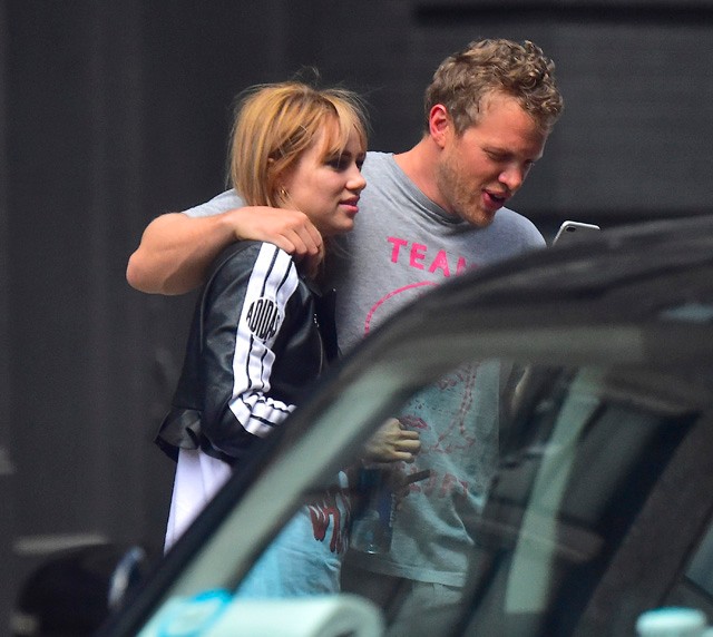 Sebastian Bear és Suki Waterhouse