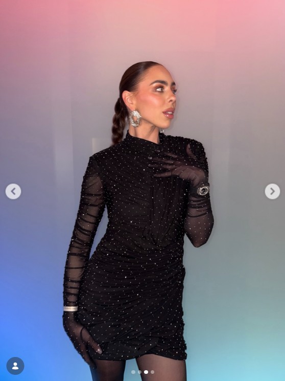 Ki mondta, hogy egy kis fekete ruha nem lehet izgalmas? Laura finoman áttetsző, csillogó kövekkel kirakott verziója  egyszerűen álomszép. 