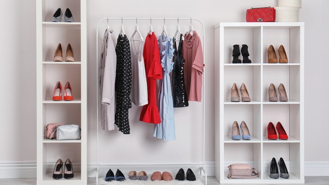 Így tartsd rendben a ruhásszekrényed, hogy könnyebben elkészülj reggel