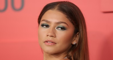 Zendaya újabb divattörténeti darabban a vörös szőnyegen