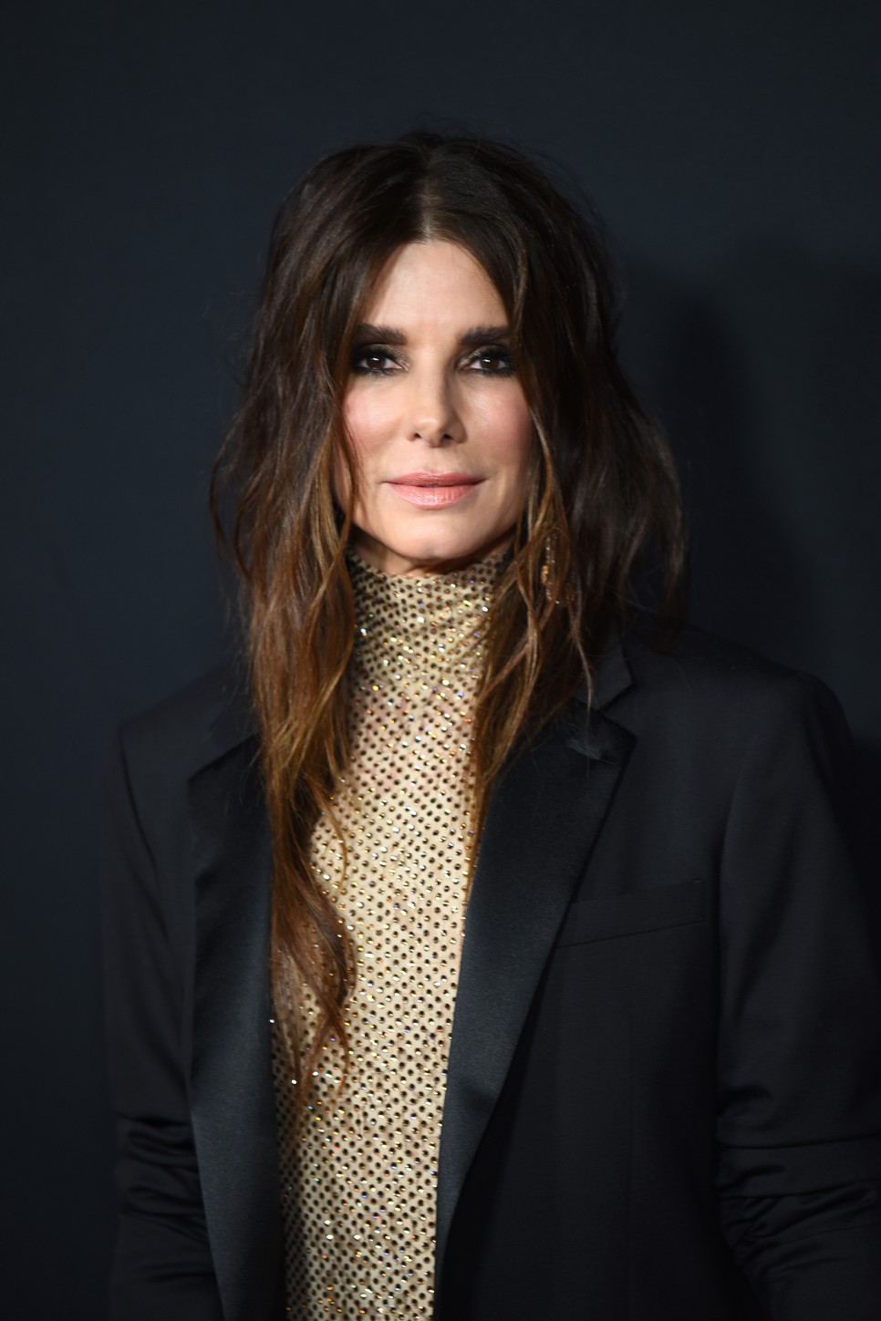 Sandra Bullock visszatért a vörös szőnyegre, és ÚRISTEN, milyen jól néz ki!