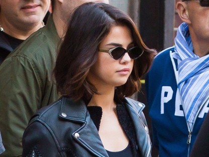 Selena Gomez újra divatba hozza a 90-es évek egyik legkedveltebb trendjét