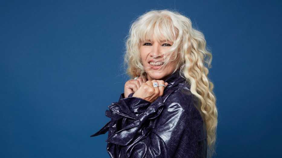 Bíró Ica igazi ikon volt a 80-as, 90-es években, mégis újra kellett kezdenie mindent - Stylist: Komáromy Csillu/@styledbycsillu Smink és haj: Nyírő Fruzsina Viharkabát DÜSK BUDAPEST