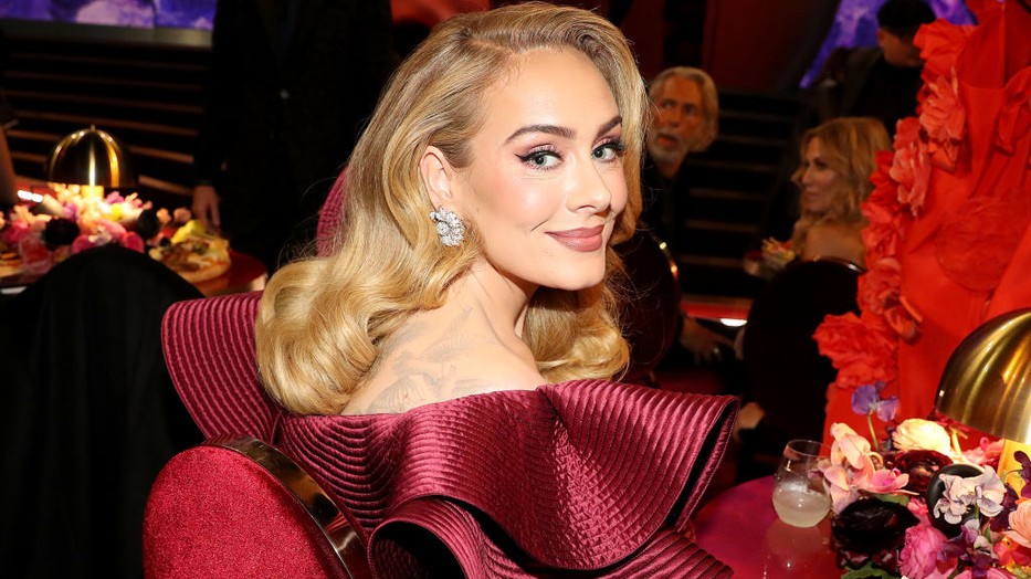 Adele teljesen kimerült, egy időre biztosan visszonul