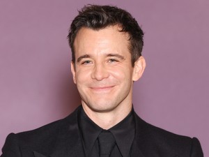 Így nézett ki 9 évvel ezelőtt a Bridgerton Benedictje, Luke Thompsonra ma már rá sem ismernél