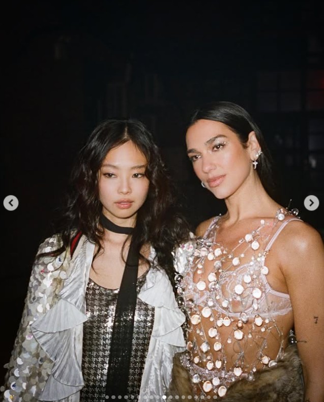 Jennie Kim és Dua Lipa a közös videoklipjük forgatásán