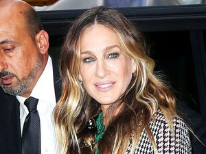 Boyfriend kabát: Sara Jessica Parker bemutatja az idei tél divatőrületét