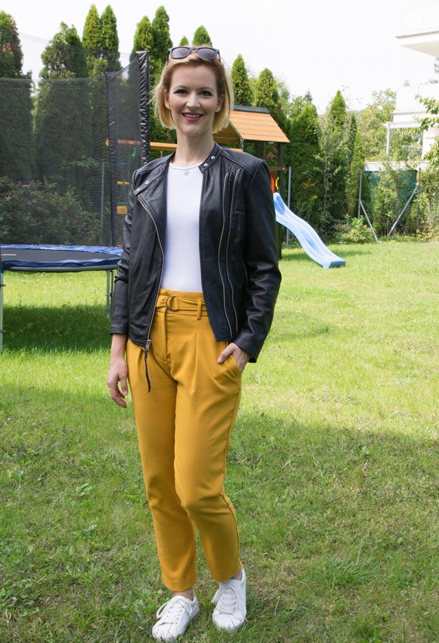 Élénk színek a szürke napokra Szabó Jucus gardróbjából!