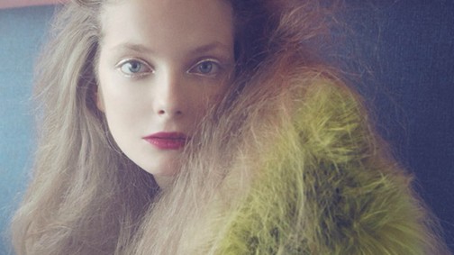 Autóban vetkőzik, vonaton ábrándozik Mihalik Enikő