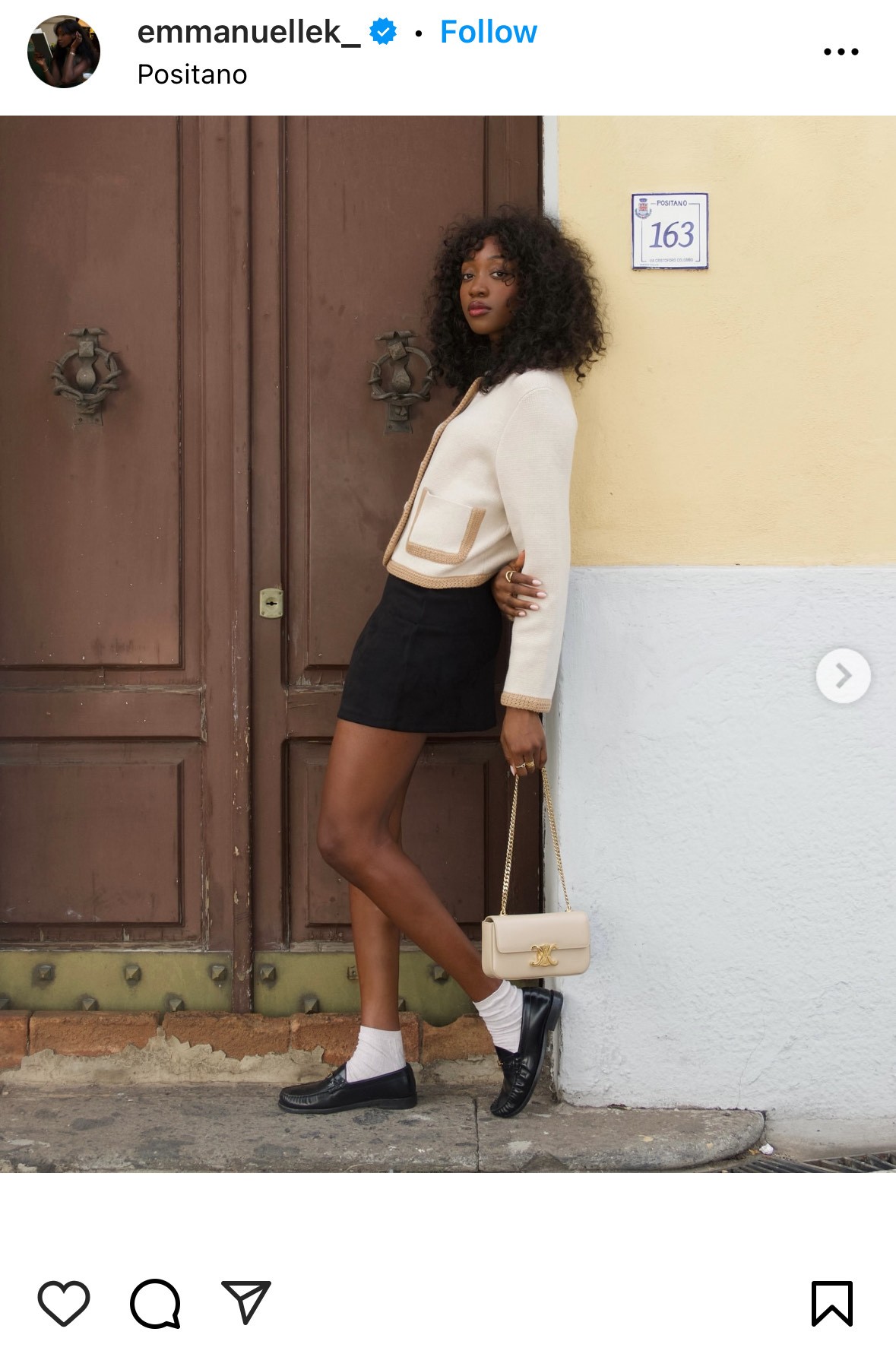 Göndören is csodásan mutat a Charlotte hajvágás