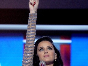 Orlando Bloom kilógatta a tengerparton