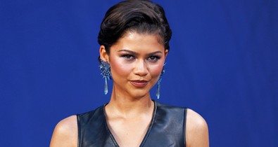 Zendaya pókhálós meztelenruhája lélegzetelállító, egyszerre merész, mégis kifinomult
