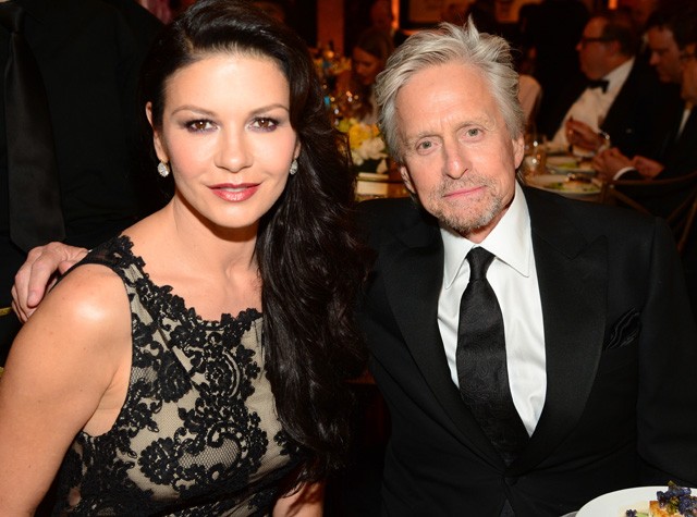 Hogyan lehet 74 évesen ilyen fitt Michael Douglas? Nézd meg 102 éves édesapját...