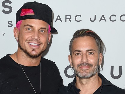 Marc Jacobs egy őrületes eseményen kérte meg a párja kezét