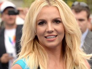 Nézd Britney Spears milyen kőkeményen edz
