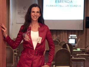 Elegánsra vette a figurát ma Jeremcsuk Edina