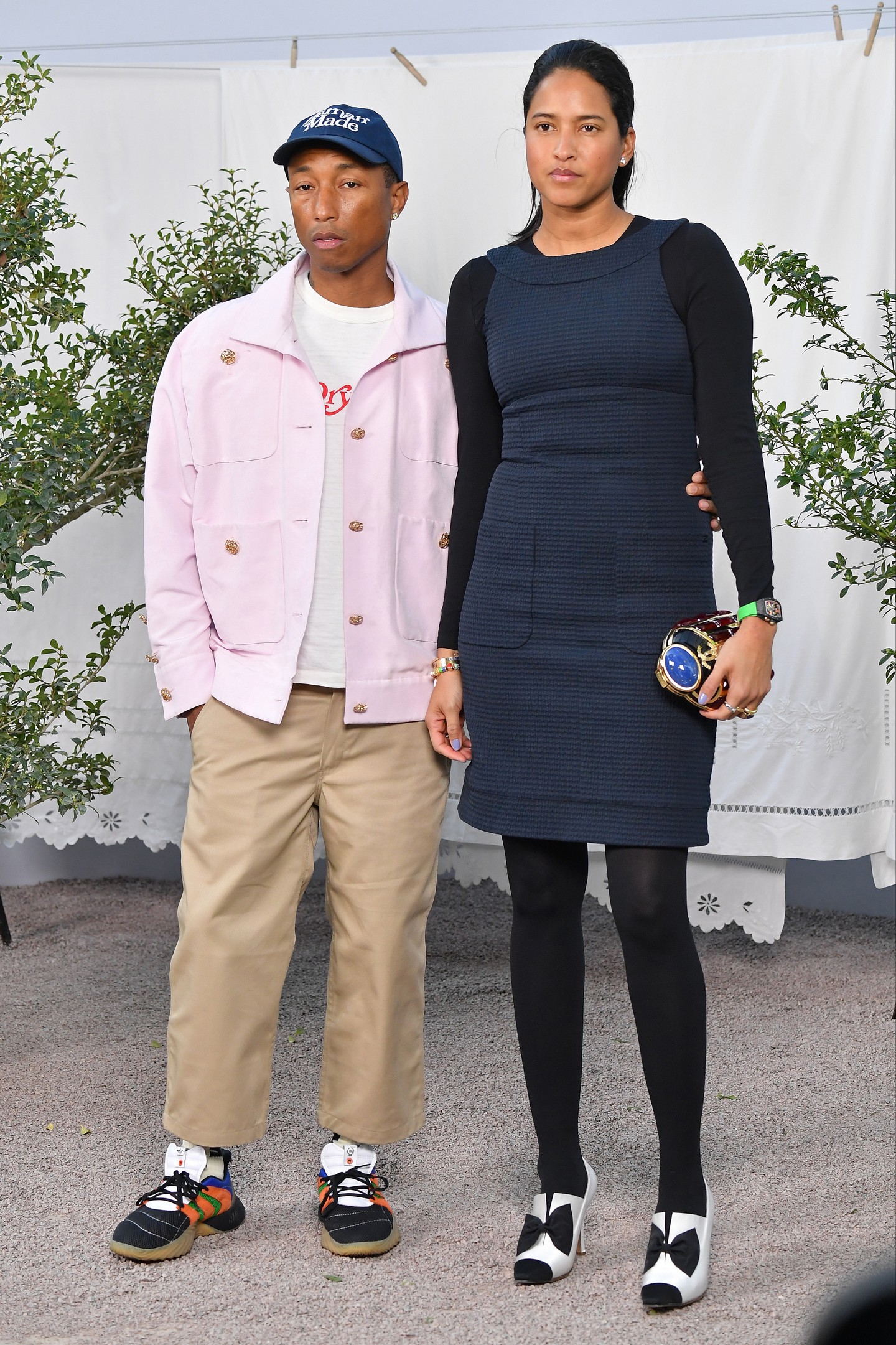 Pharrell Williams-nél felesége, Helen Lasichanh 6 centiméterrel magasabb. Ők 2013-ban keltek egybe. 