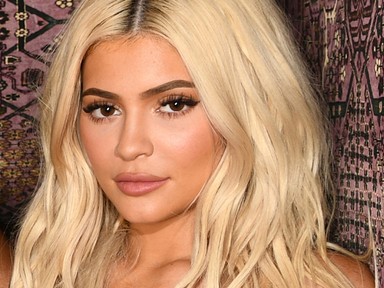 Kylie Jenner babája mini Kylienak öltözött, és elképesztően aranyos lett az eredmény