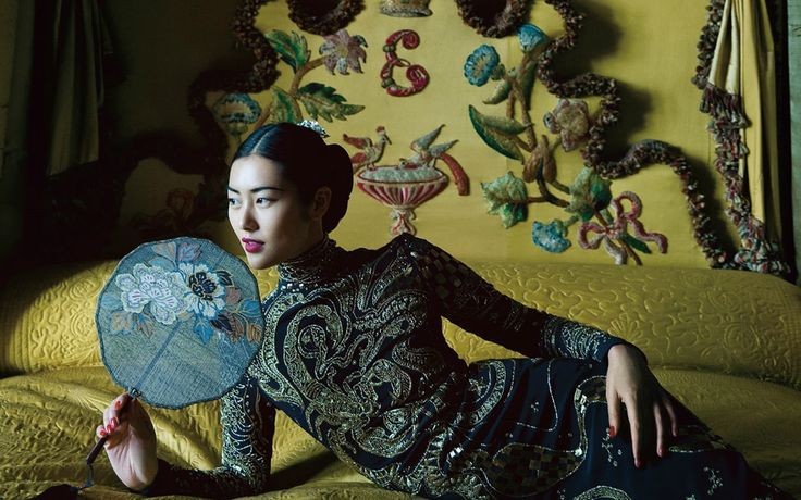 A képsorozat bármelyik darabja önálló festményként is megállná a helyét