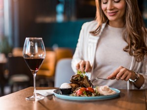 Kvíz: 5 étkezési etikett szabály, amit szinte mindenki elbukik