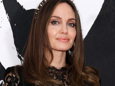 Angelina Jolie ezúttal még a vörös szőnyegen is Demóna volt