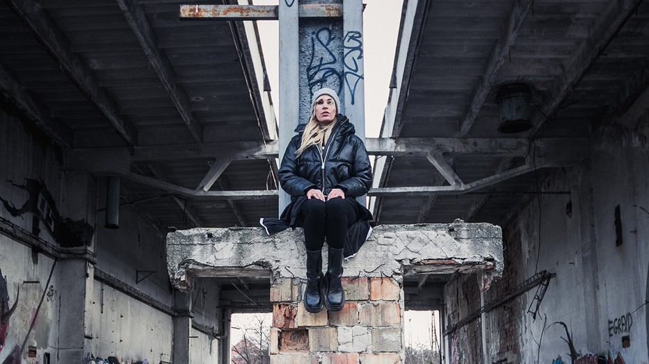 "Magáért beszél a nyomor" - Megrázó új klippel jelentkezik az Anna and the Barbies