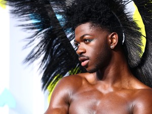 Lil Nas X megidézte a Met gála egyik legemlékezetesebb pillanatát az MTV VMA gálán