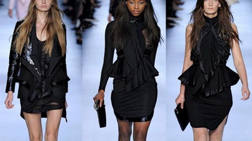 Merész miniben a Csillag születik műsorvezetői