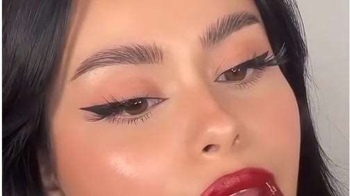 A TikTok új kedvence a színváltós rúzs